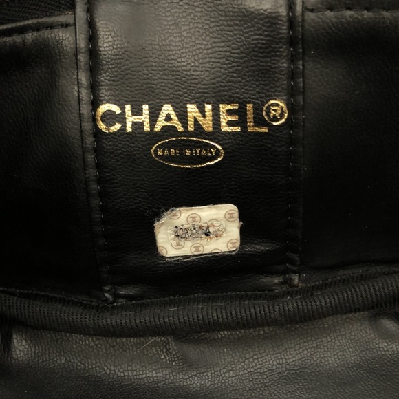 Chanel Skin Caviar Bag Black Vanity - Picture 7 of 12